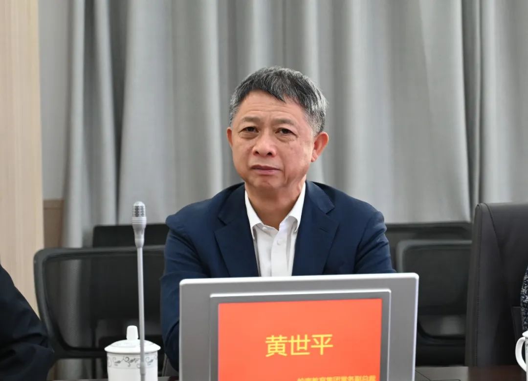 广州华夏职业学院欧阳少林董事长一行莅临我校参观交流4.jpg