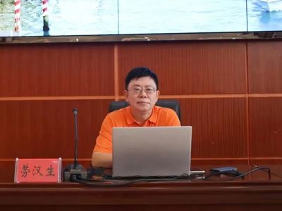 广东岭南职业技术学院校长劳汉生在六盘水职业技术学院开展专题讲座