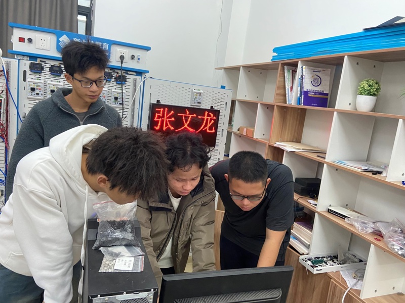 C:\Users\Administrator\Desktop\省赛三等奖\照片\物联网应用开发赛项—三等奖\IMG_6002.JPG